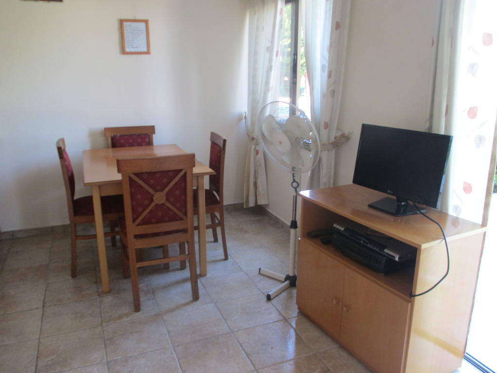 Anastasia Holiday Apartments Klorakas Zimmer foto